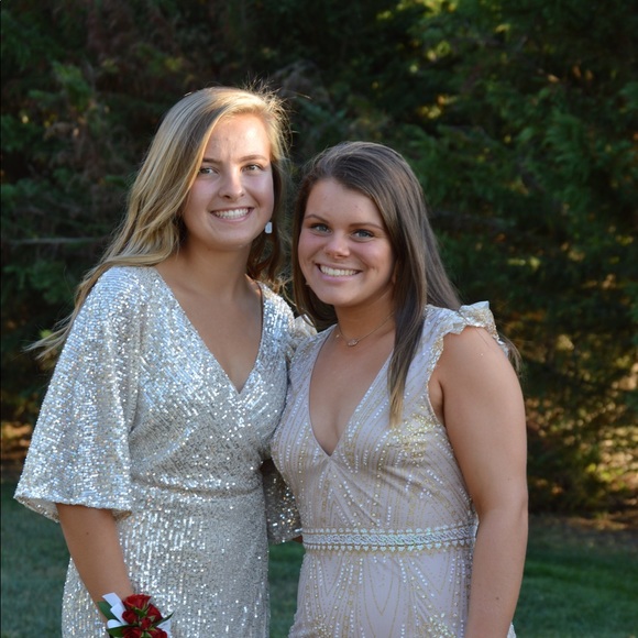 Meet your Posher, Whitney - Picture 1 of 1